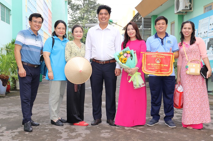 Công đoàn trường đạt giải Ba với tiểu phẩm Chuyển đổi số trong Trường Trung cấp Nông lâm nghiệp